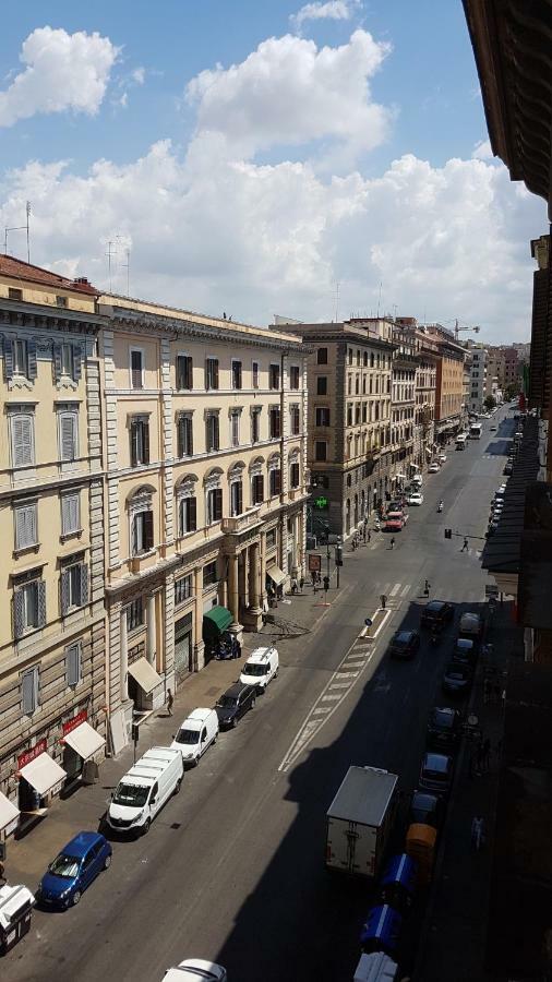 Hotel Domus Ferraro à Rome Extérieur photo