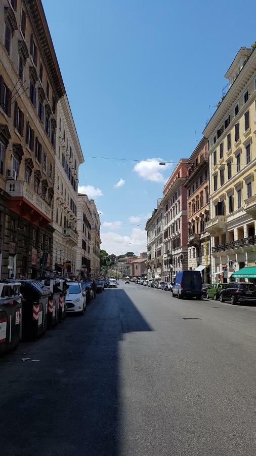 Hotel Domus Ferraro à Rome Extérieur photo