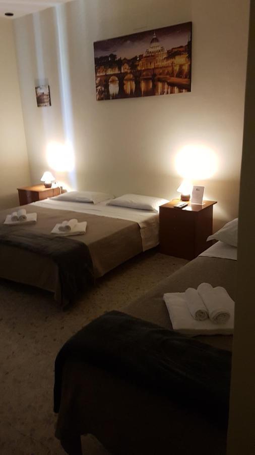 Hotel Domus Ferraro à Rome Extérieur photo