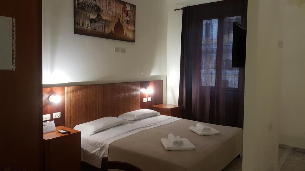 Hotel Domus Ferraro à Rome Extérieur photo