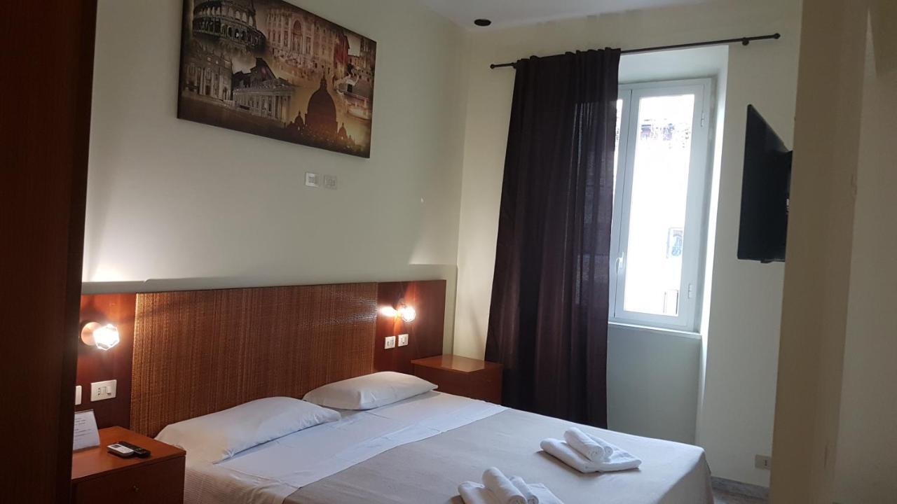 Hotel Domus Ferraro à Rome Extérieur photo