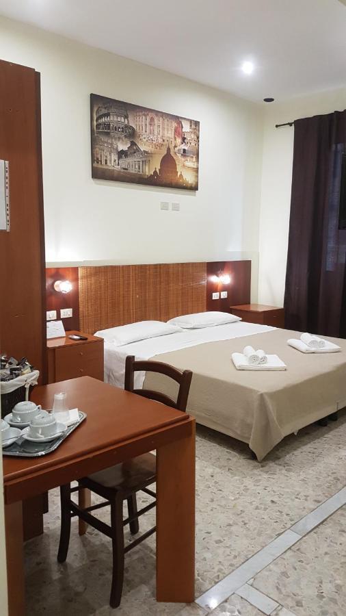 Hotel Domus Ferraro à Rome Extérieur photo